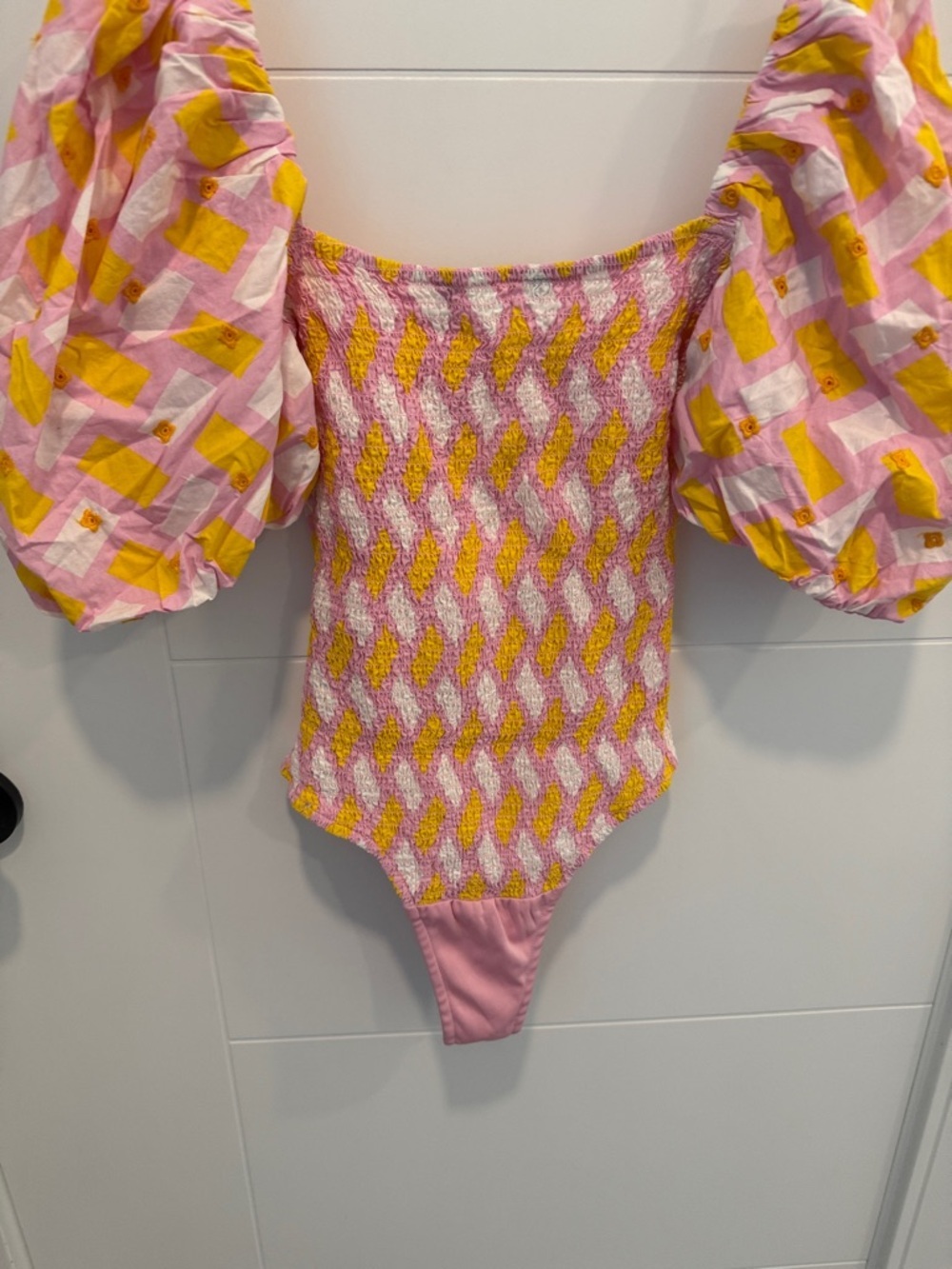 Zara Pink & Yellow Puff-Sleeve One-Piece Bodysuit with Geometric Print size XS - Picture 5 of 5